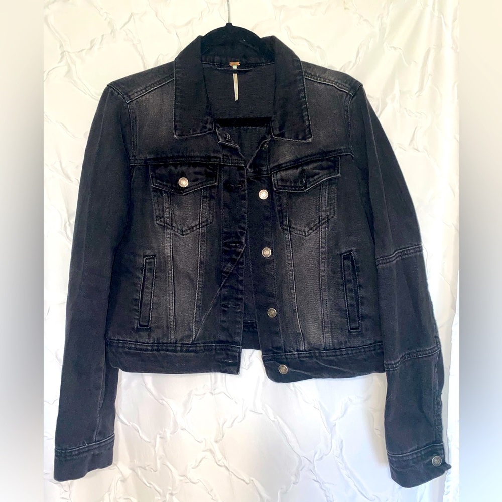 Free People Black Denim Cropped Jean Jacket Women’s Size Small Buttons Oversized